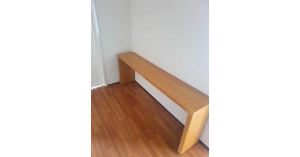 sidetable voor in de hal of kamer